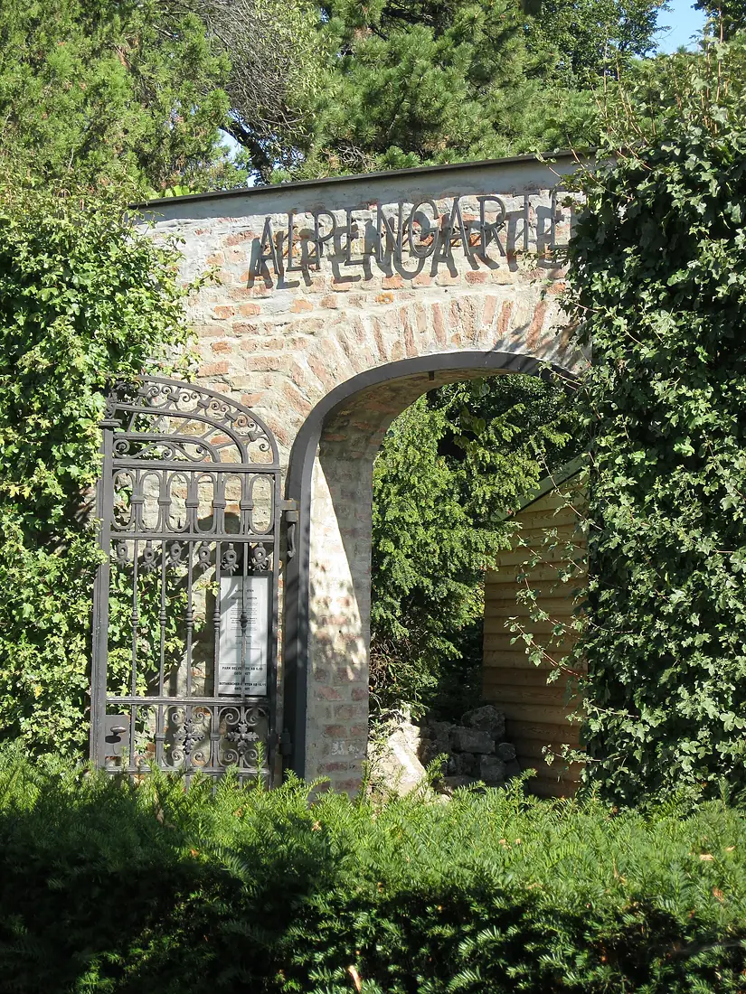 AT-68612 Alpengarten oberes Belvedere 01