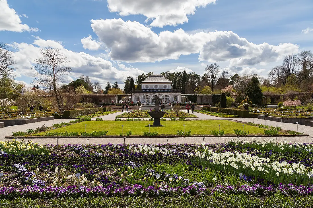 Café, Jardín Botánico, Múnich, Alemania 2012-04-21, DD 02