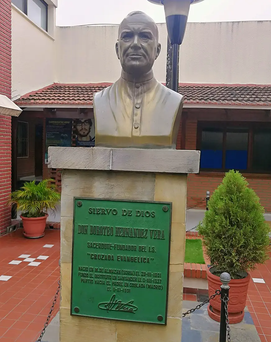 Busto de Doroteo Hernández Vera