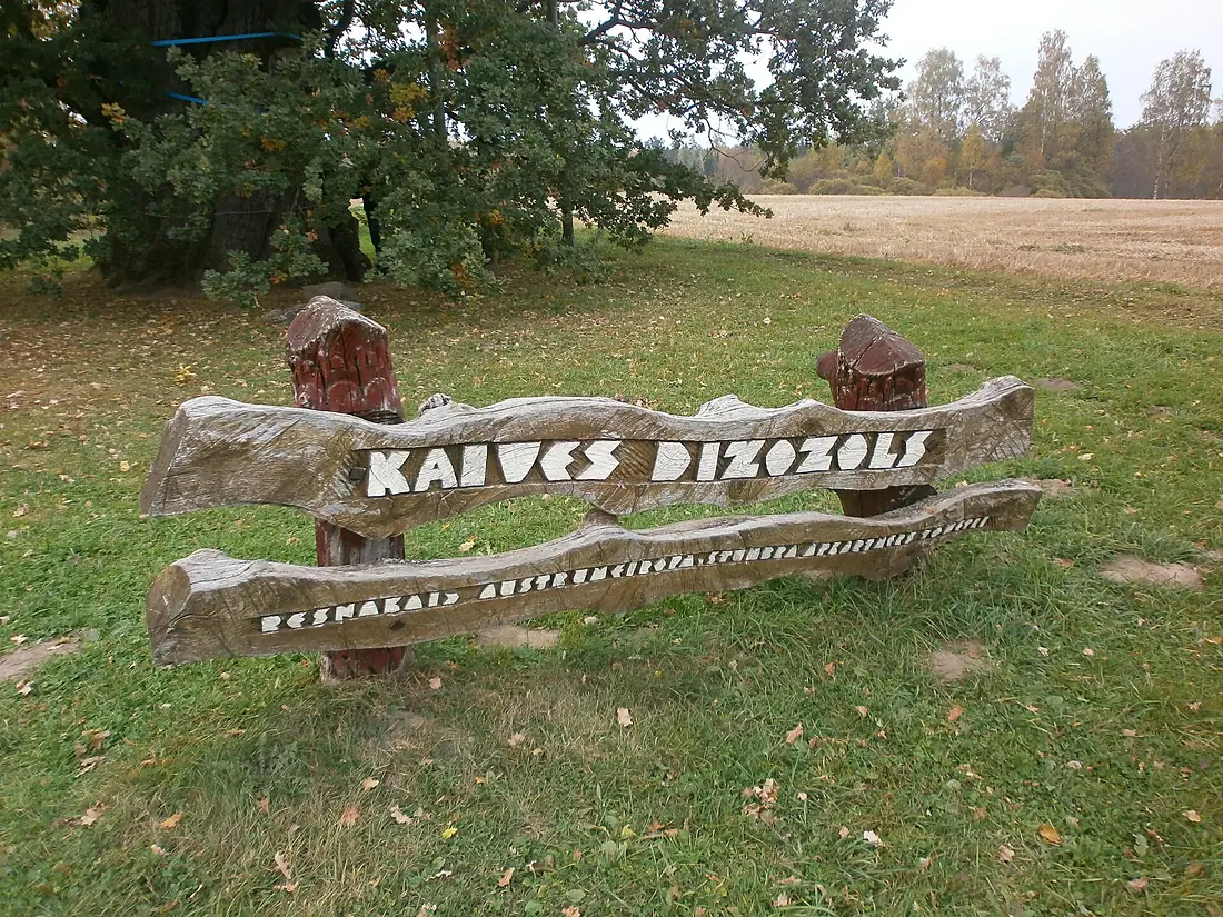 Kaives Senču ozola zīme