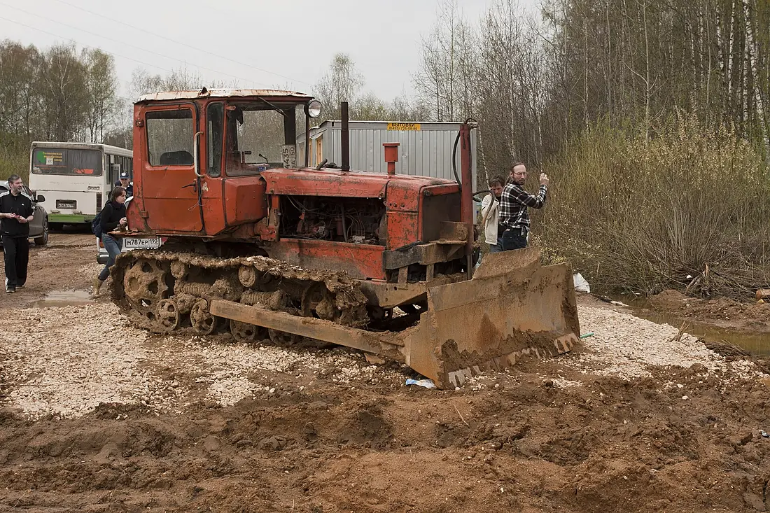 Bulldozer in Khimki Forest