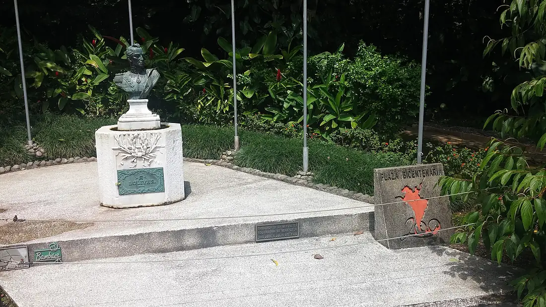 Simón Bolívar bust statue, San José zoo