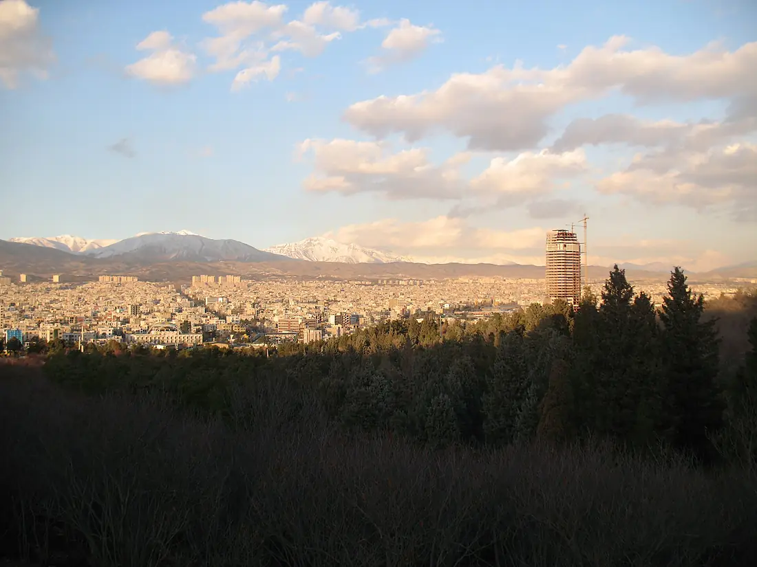 Alborz mounts,Damavand,Park e Sorkh e Hesar,Javadiyeh,Tehran شمال شرق تهران - panoramio
