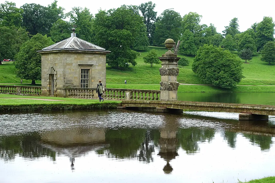 Weir walkway - Studley Royal Park - North Yorkshire, England - DSC00801