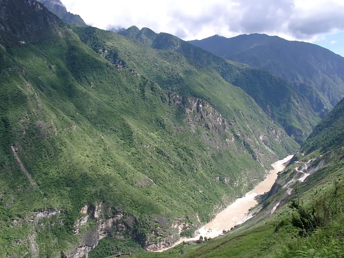 56728-Yunnan, Three Parallel Rivers 01